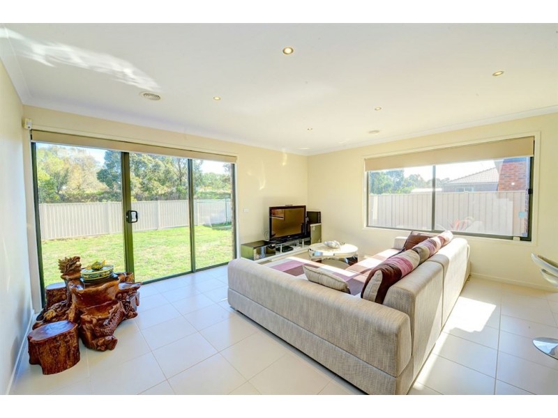 27 Normlyttle Parade, Miners Rest VIC 3352