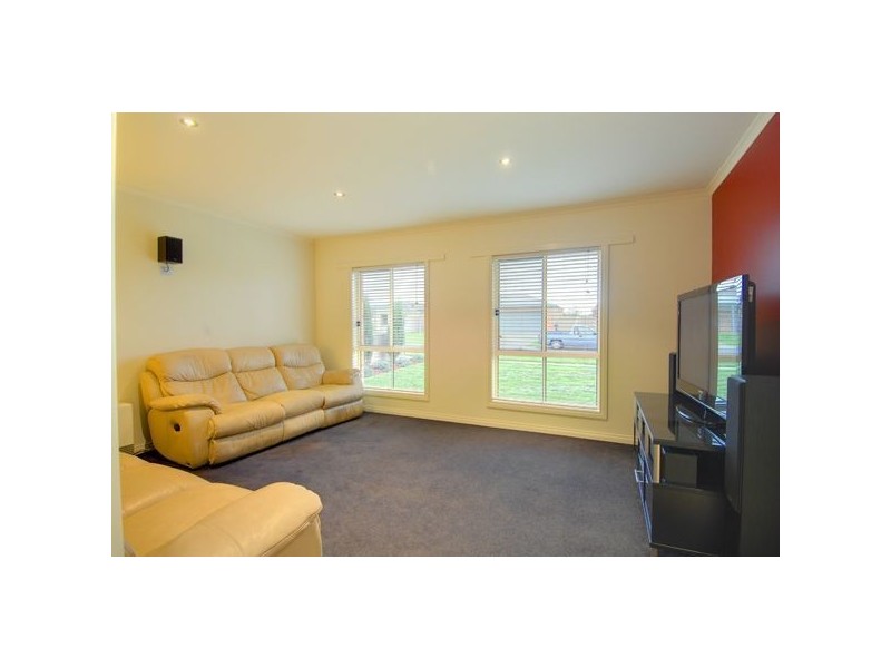 11 Menhennet Drive, Ballarat VIC 3350