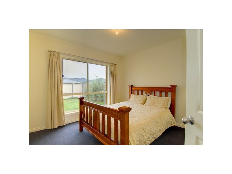 11 Menhennet Drive, Ballarat VIC 3350