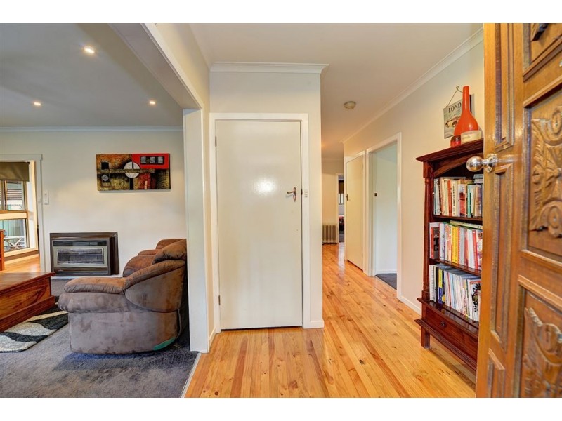 5 Mawarra Drive, Delacombe VIC 3356