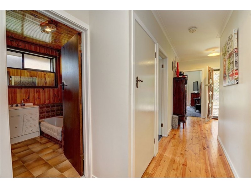 5 Mawarra Drive, Delacombe VIC 3356