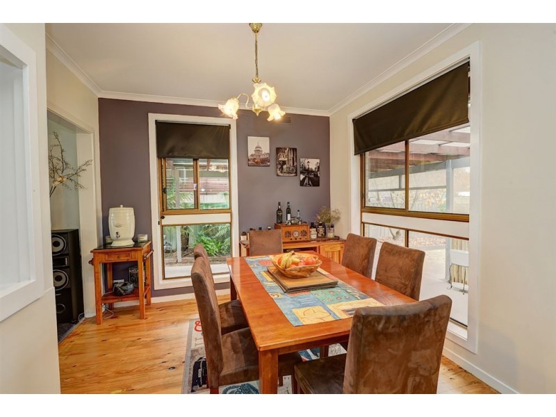 5 Mawarra Drive, Delacombe VIC 3356