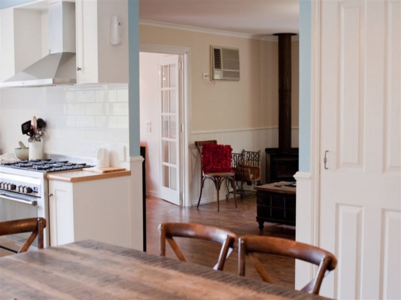 39 Young Street, Linton VIC 3360