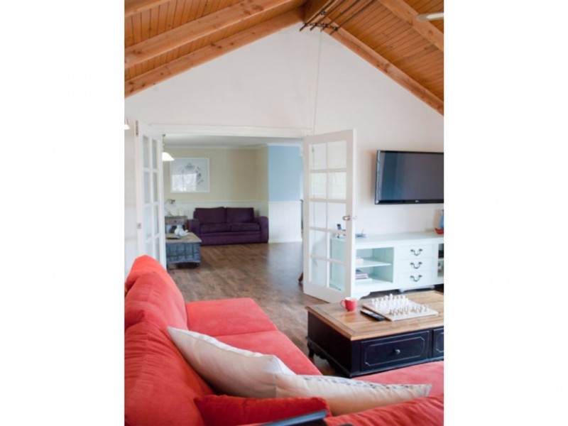 39 Young Street, Linton VIC 3360