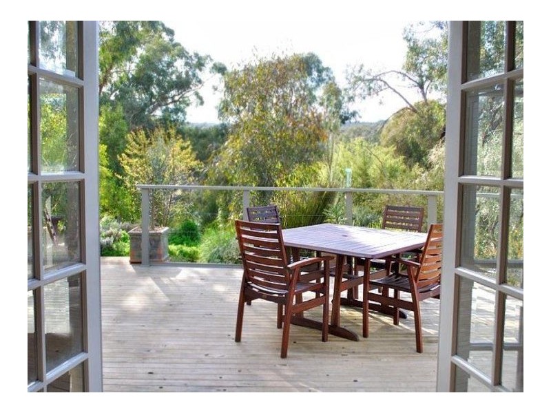 39 Young Street, Linton VIC 3360