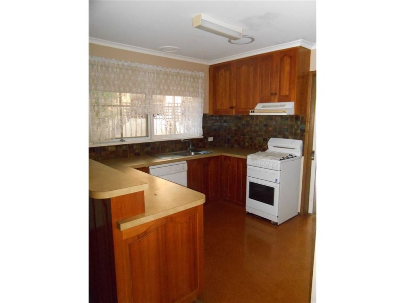 12 Mansfield Avenue, Mount Clear VIC 3350