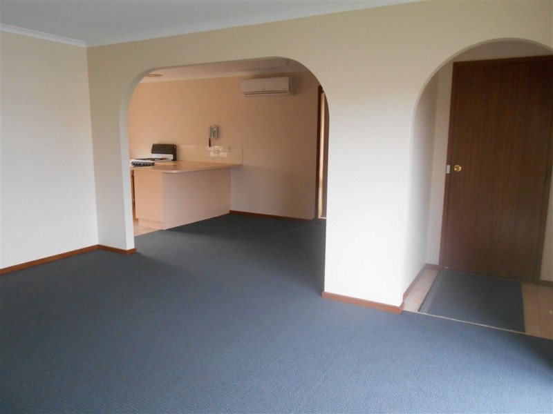 1/12 Victoria Street, Sebastopol VIC 3356