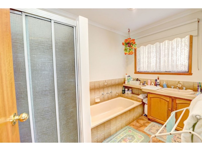 150 Learmonth Road, Wendouree VIC 3355