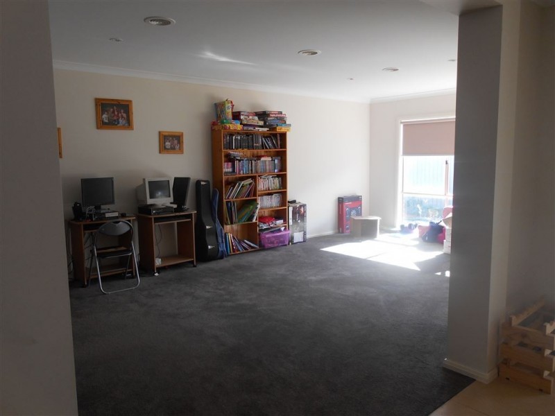 20 Macquarie Close, Delacombe VIC 3356