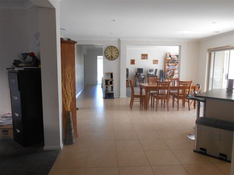 20 Macquarie Close, Delacombe VIC 3356