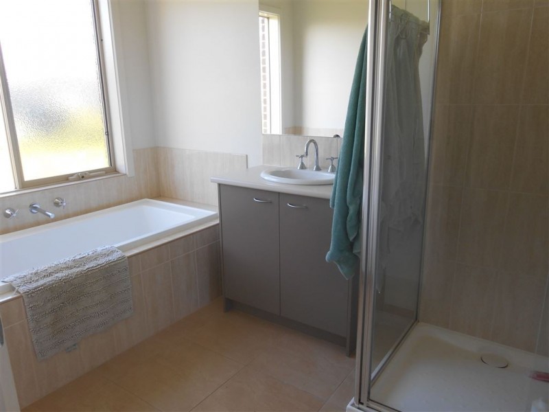 20 Macquarie Close, Delacombe VIC 3356