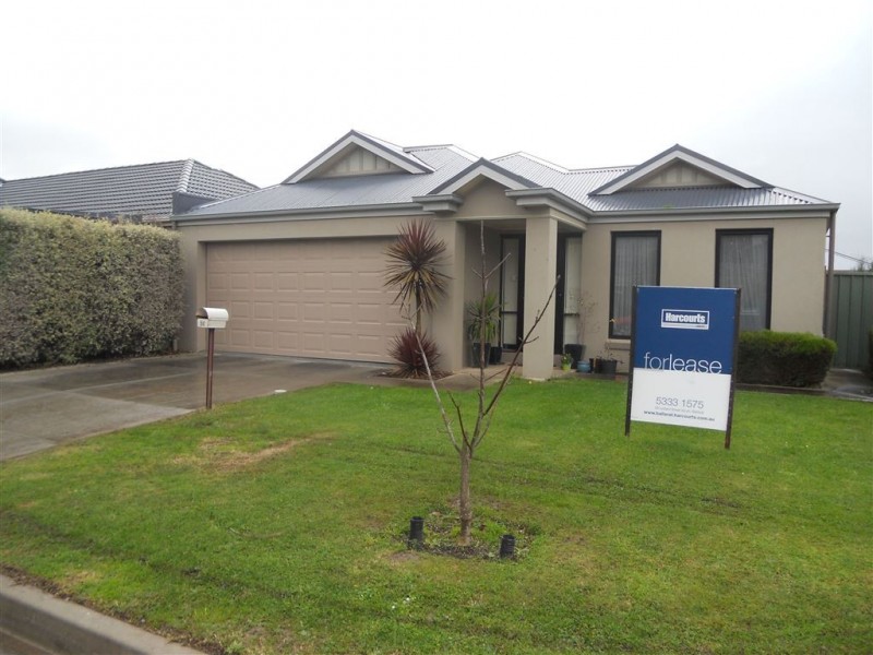 26 St Andrews Place, Lake Gardens VIC 3355