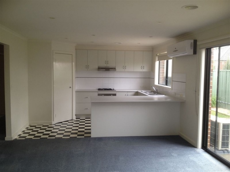 26 St Andrews Place, Lake Gardens VIC 3355