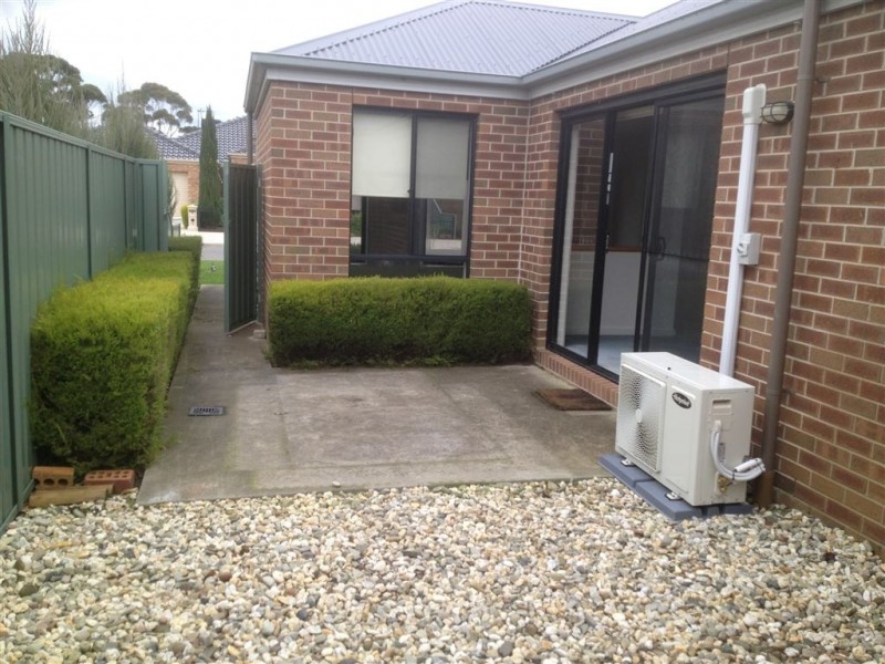 26 St Andrews Place, Lake Gardens VIC 3355