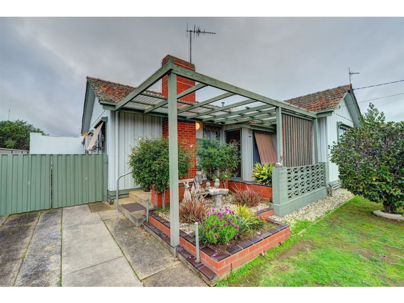 12 Boronia Grove, Wendouree VIC 3355