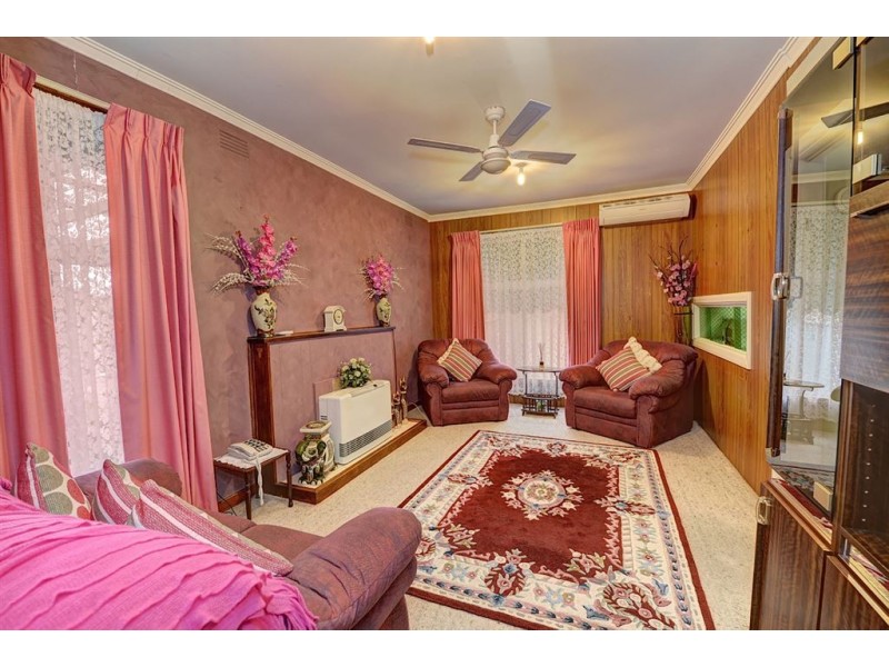 12 Boronia Grove, Wendouree VIC 3355