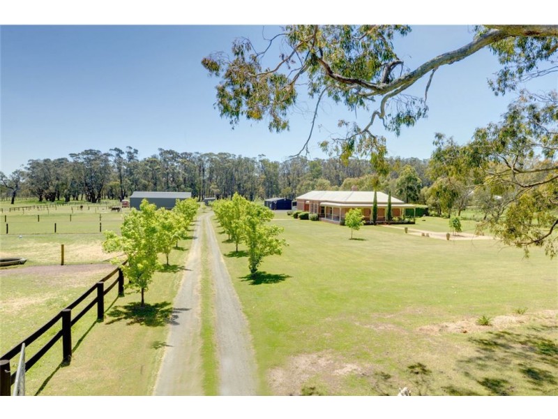 4 Gear Avenue, Mount Helen VIC 3350