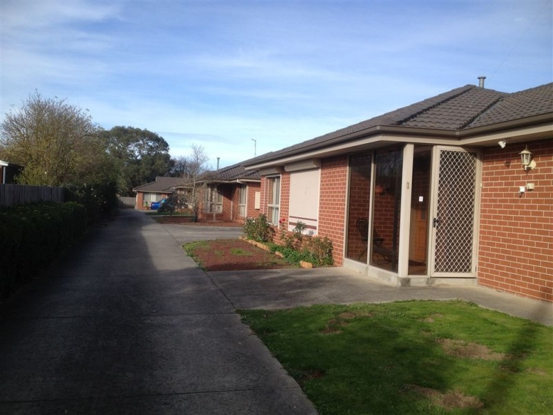 4/2 Symons Street, Wendouree VIC 3355