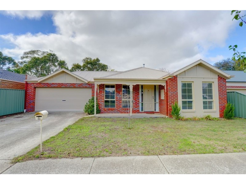 6 Parbury Ave, Lake Gardens VIC 3355