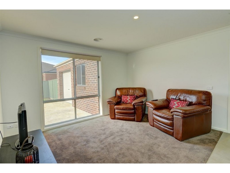 12 Lowry Crescent, Miners Rest VIC 3352