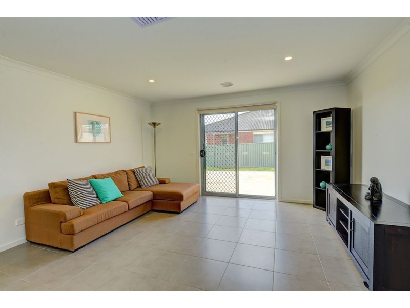 12 Lowry Crescent, Miners Rest VIC 3352