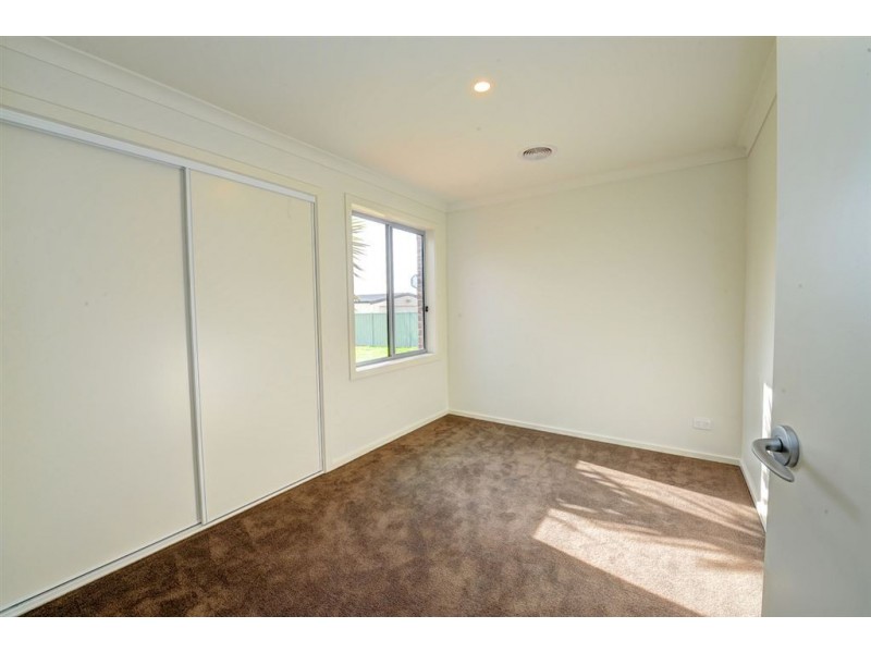 12 Lowry Crescent, Miners Rest VIC 3352