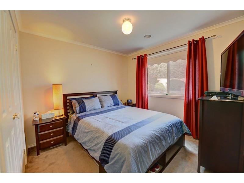 6 Madison Court, Canadian VIC 3350