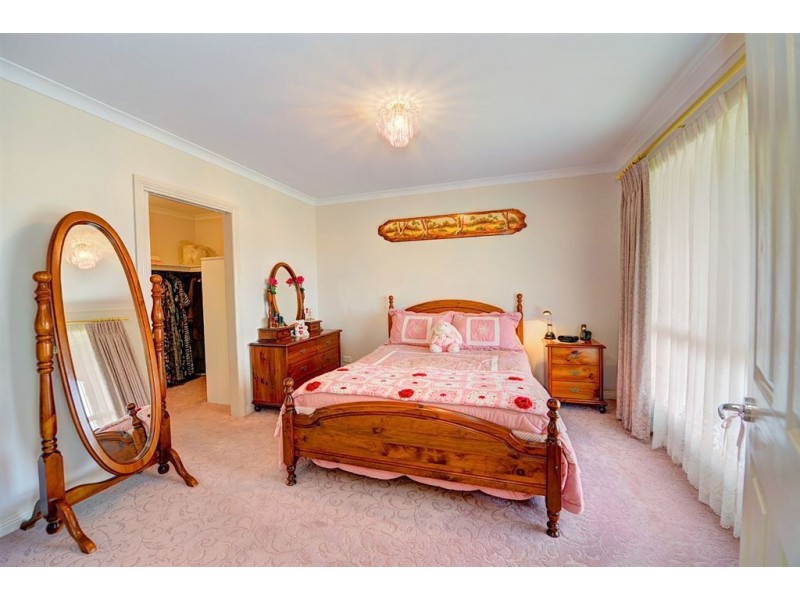 7698 Midland Highway, Magpie VIC 3352