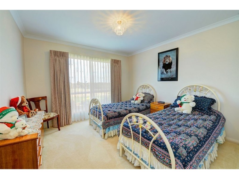 7698 Midland Highway, Magpie VIC 3352