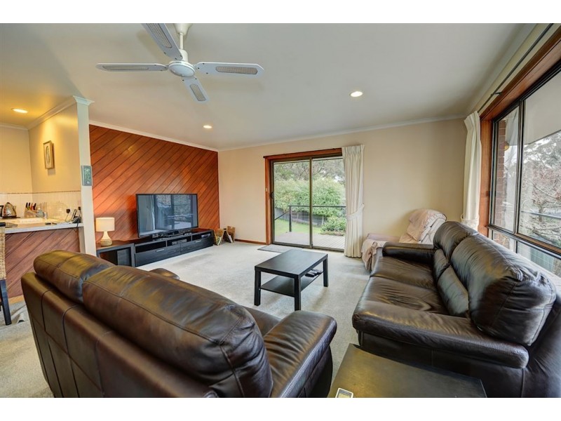 8 Teal Avenue, Ballarat North VIC 3350