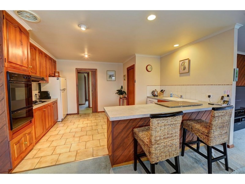 8 Teal Avenue, Ballarat North VIC 3350