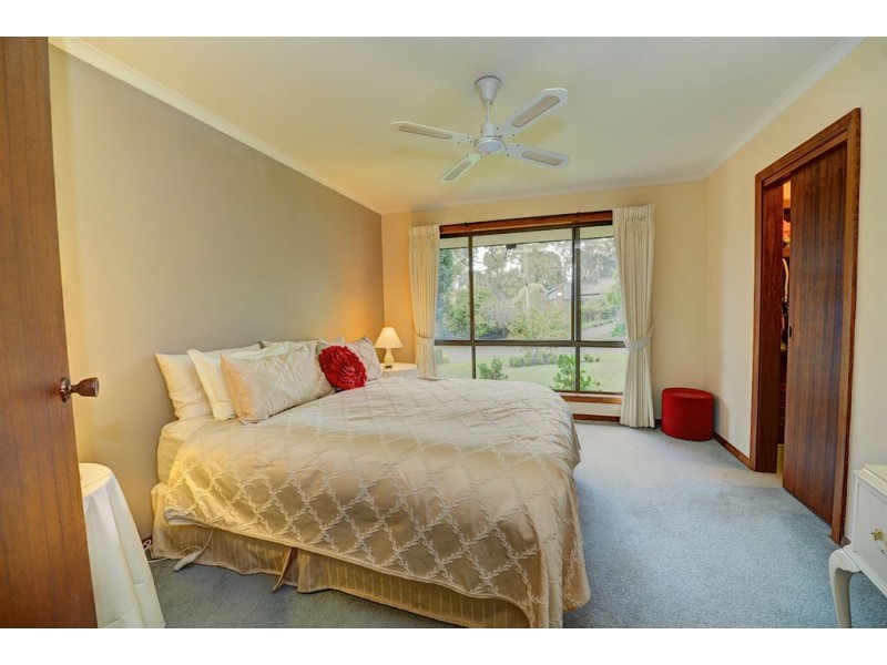 8 Teal Avenue, Ballarat North VIC 3350