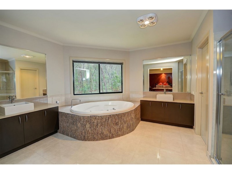 1 Isla Court, Invermay VIC 3352