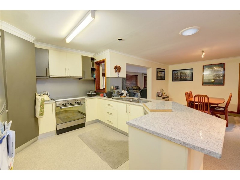 15 Creswick Street, Miners Rest VIC 3352