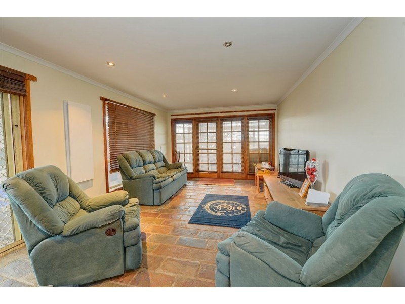 15 Creswick Street, Miners Rest VIC 3352