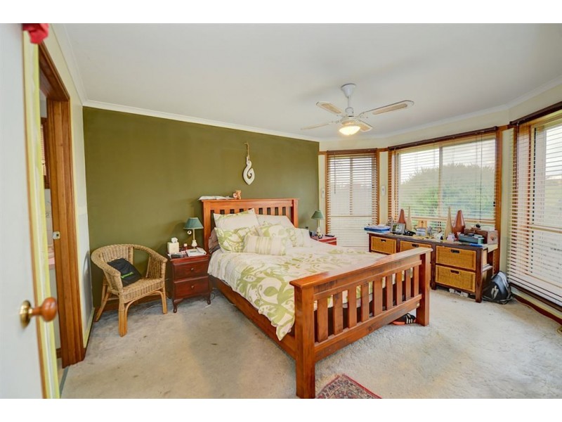 15 Creswick Street, Miners Rest VIC 3352