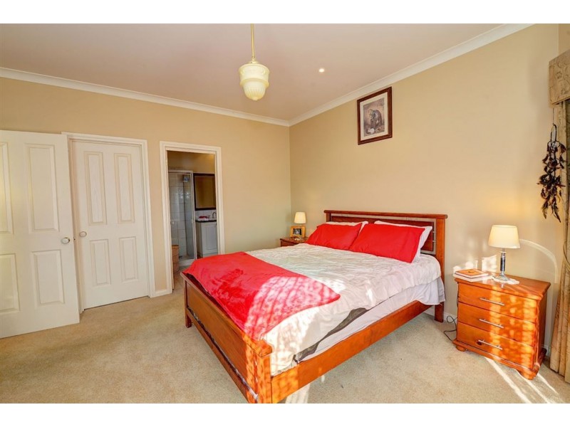 11 Merino Drive, Alfredton VIC 3350