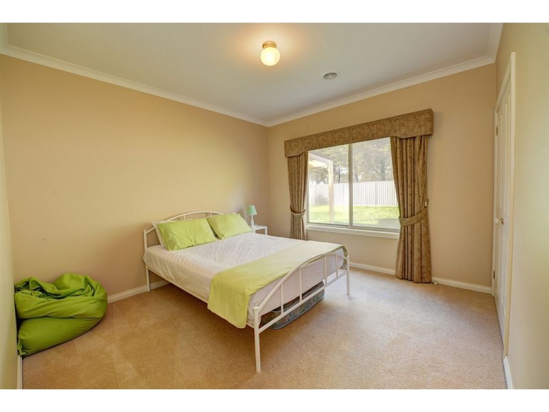 11 Merino Drive, Alfredton VIC 3350