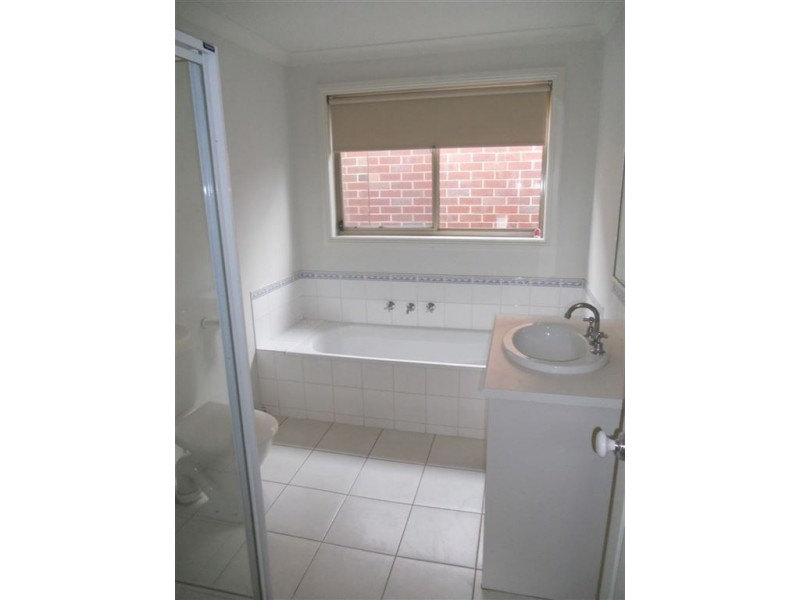 30 Parbury Avenue, Lake Gardens VIC 3355