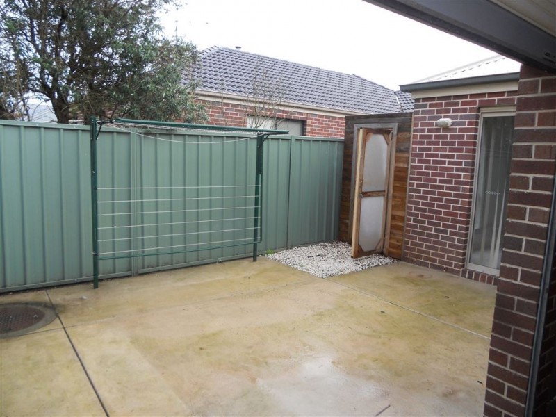 30 Parbury Avenue, Lake Gardens VIC 3355