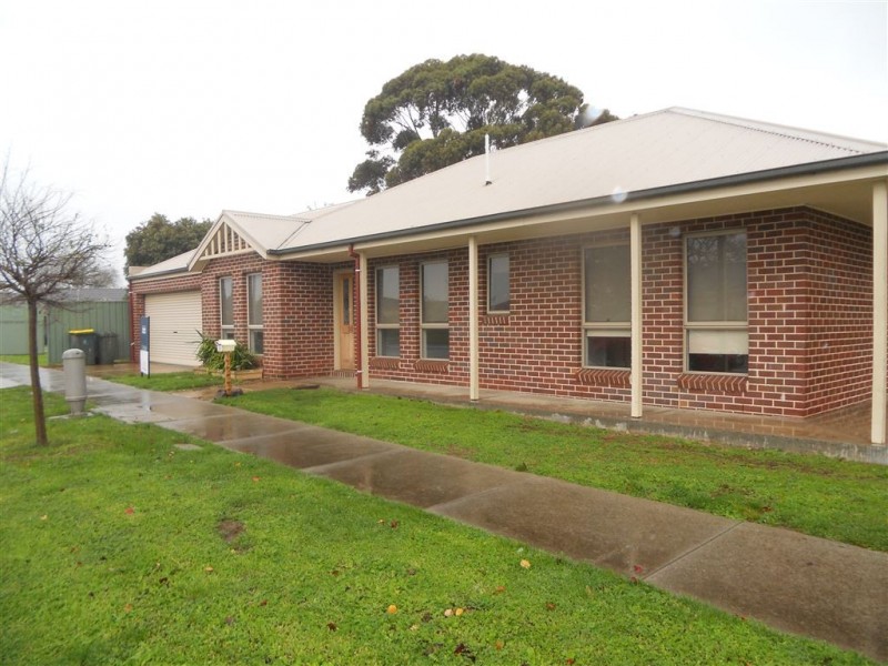 30 Parbury Avenue, Lake Gardens VIC 3355