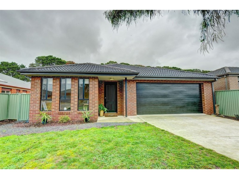 40 Delaney Drive, Miners Rest VIC 3352