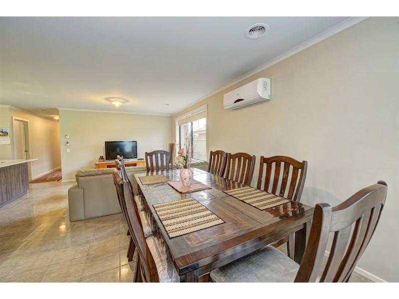 40 Delaney Drive, Miners Rest VIC 3352