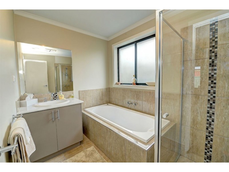 40 Delaney Drive, Miners Rest VIC 3352