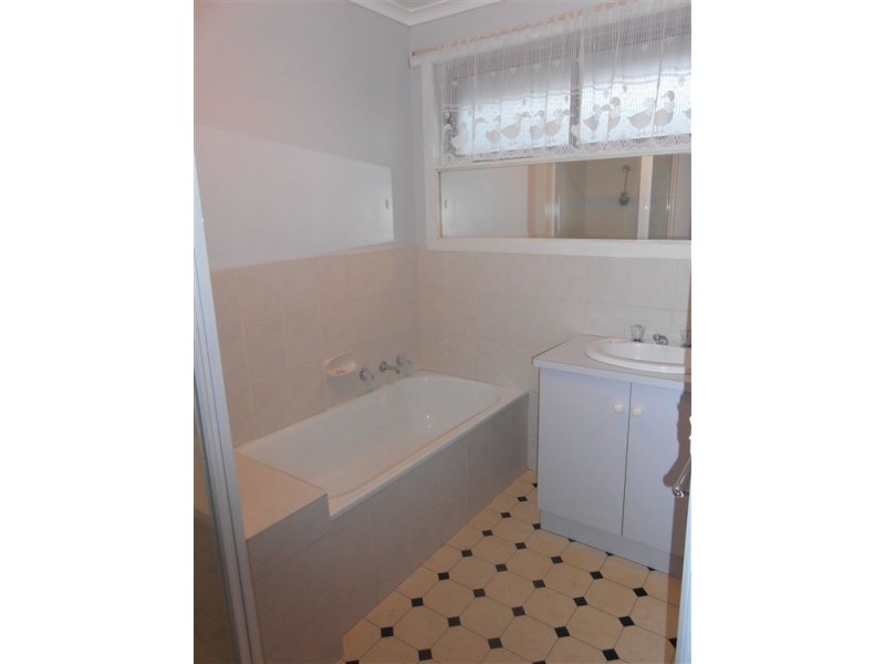 1/232 Albert Street, Sebastopol VIC 3356