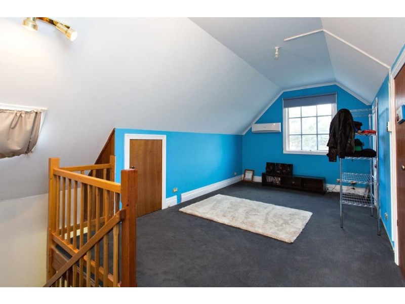 4 Woodlands Road, Enfield VIC 3352