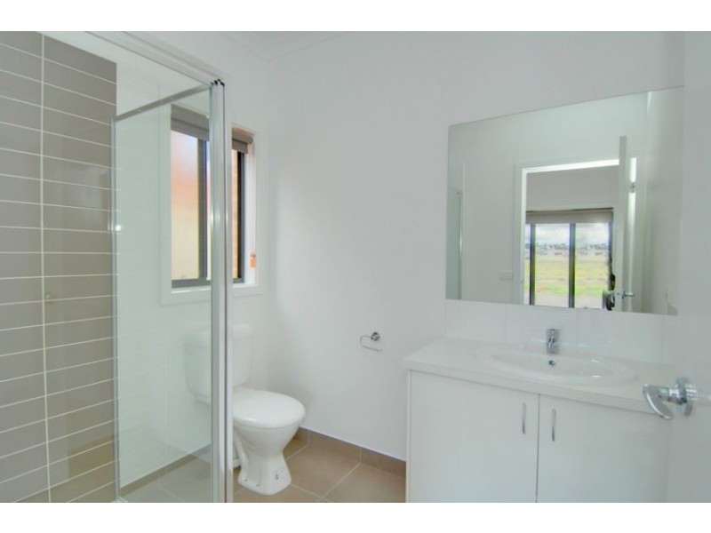 37 Chifley Drive, Delacombe VIC 3356