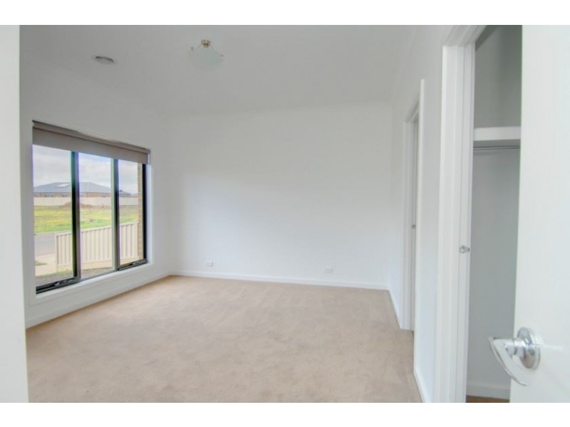 37 Chifley Drive, Delacombe VIC 3356