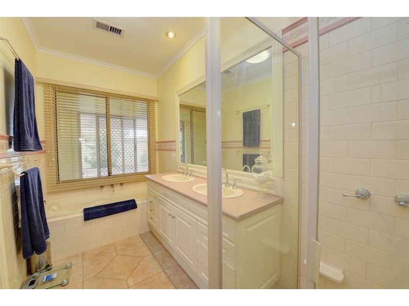 5 Boulevarde Drive, Alfredton VIC 3350