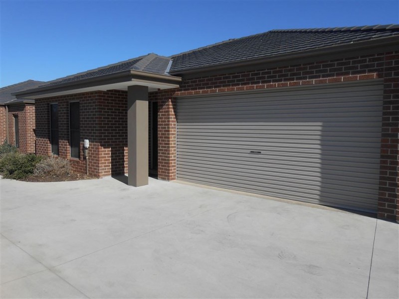 2/714 Gregory Street, Soldiers Hill VIC 3350